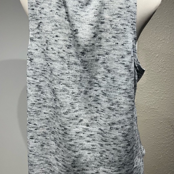 Wound Up Gray Sleeveless Muscle Tee Relaxed Fit - Picture 11 of 16